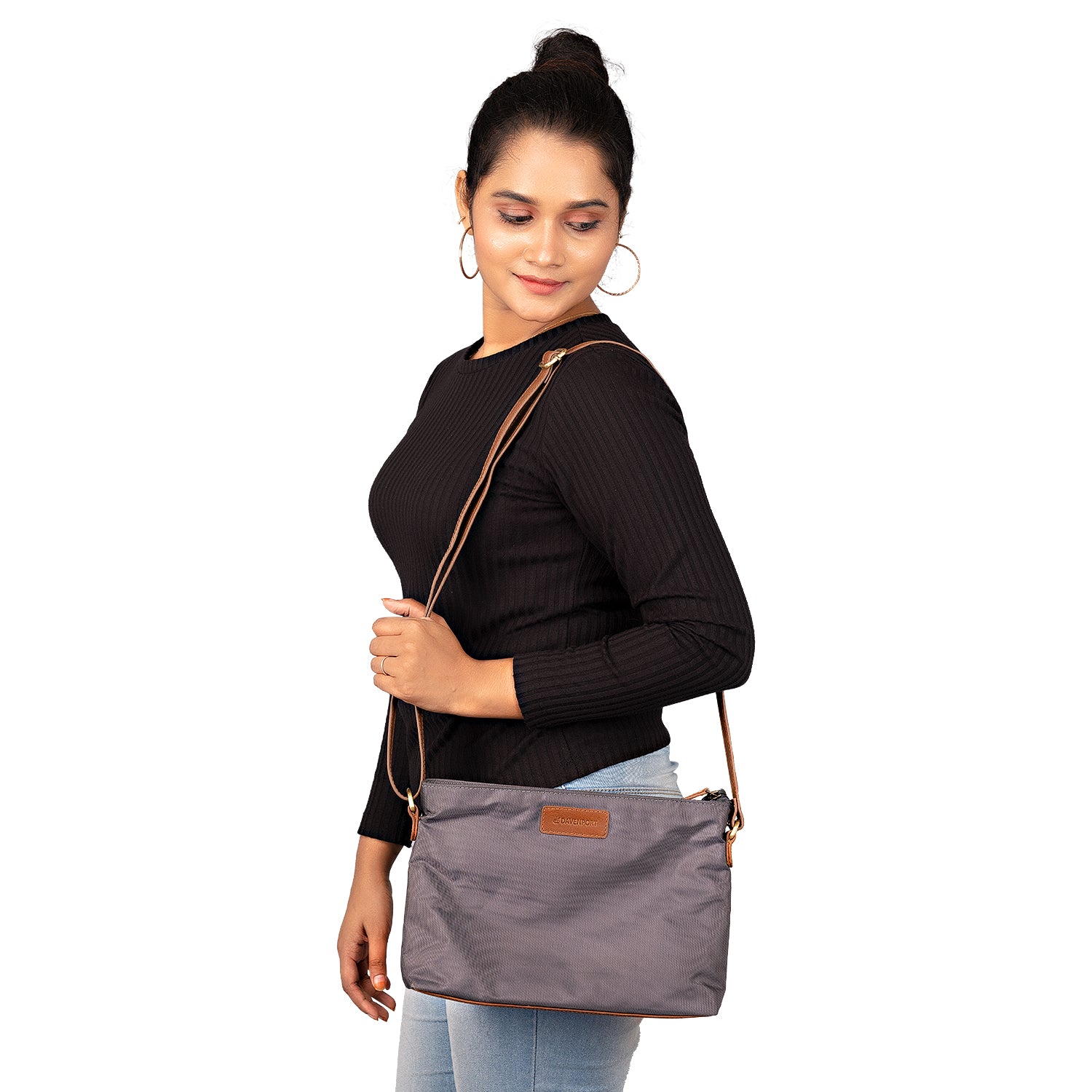 Carry the Almada bag in style